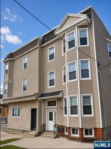 Property Photo:  171 Bergen Avenue 2  NJ 07032 