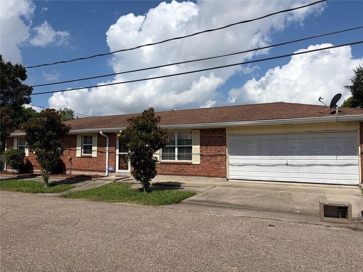 Property Photo:  1315 Leboeuf Street  LA 70114 