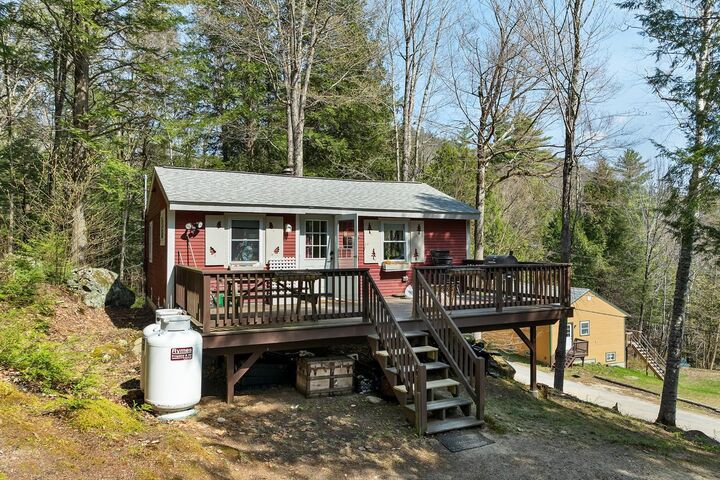 Property Photo:  19 Hamlet Drive  NH 03262 