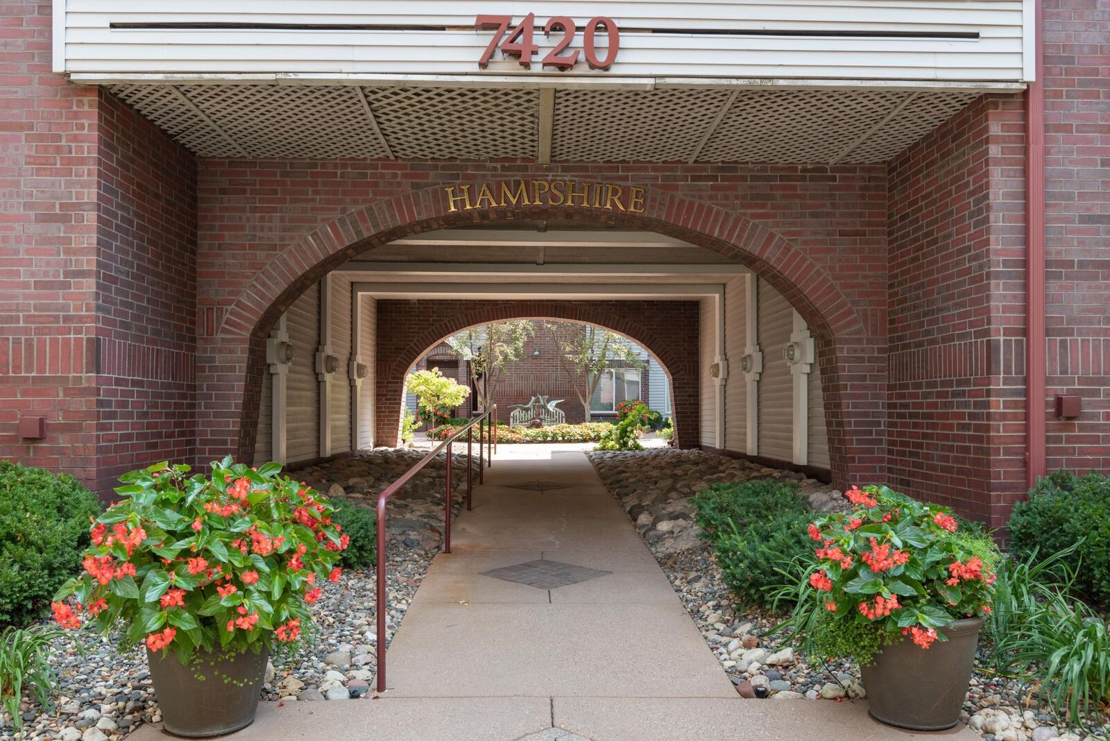 Property Photo: 7420 Edinborough Way 6105 MN 55435