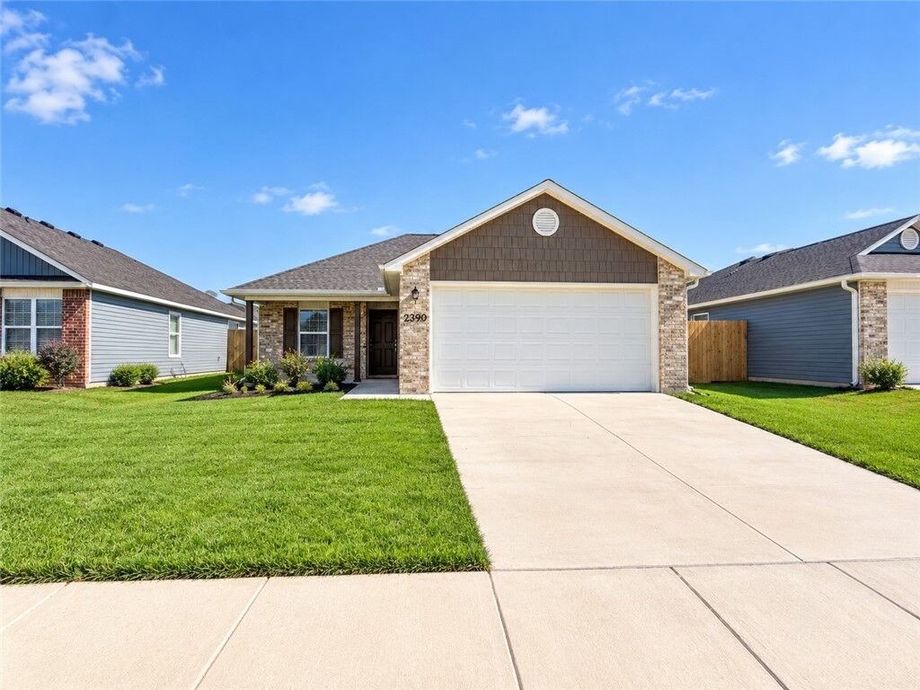 Property Photo:  2599 Meramec Street  AR 72701 