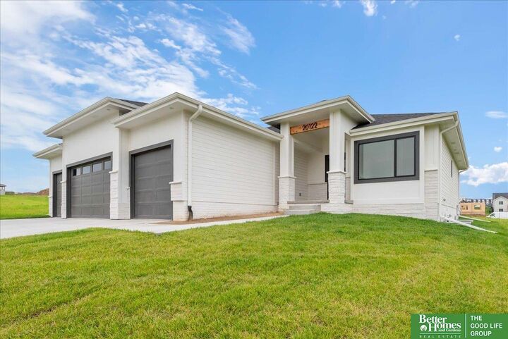 Property Photo:  5725 197th Avenue  NE 68022 