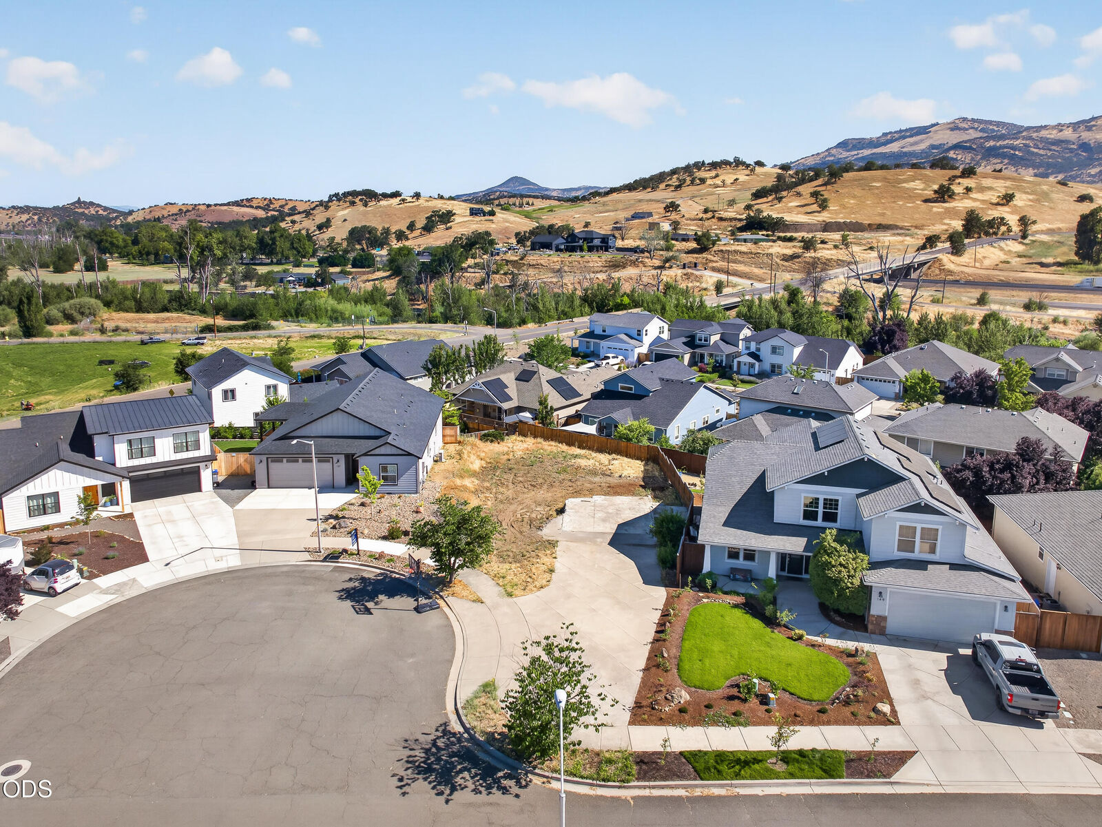 Property Photo: 139 Willow Springs Drive OR 97540