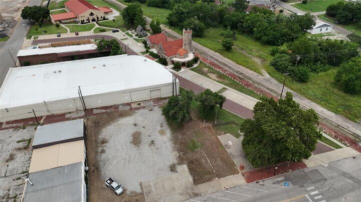 Property Photo: 524 E Main OK 74801