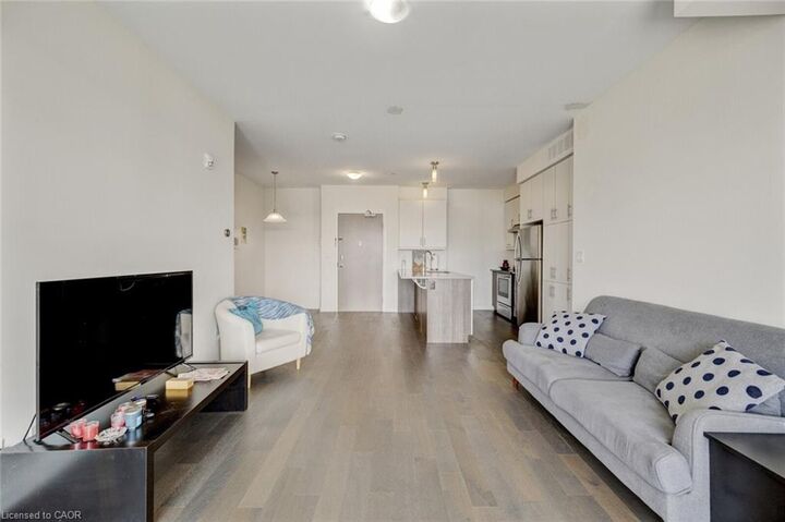 Property Photo:  3028 Creekshore Common 315  ON L6M 5K6 