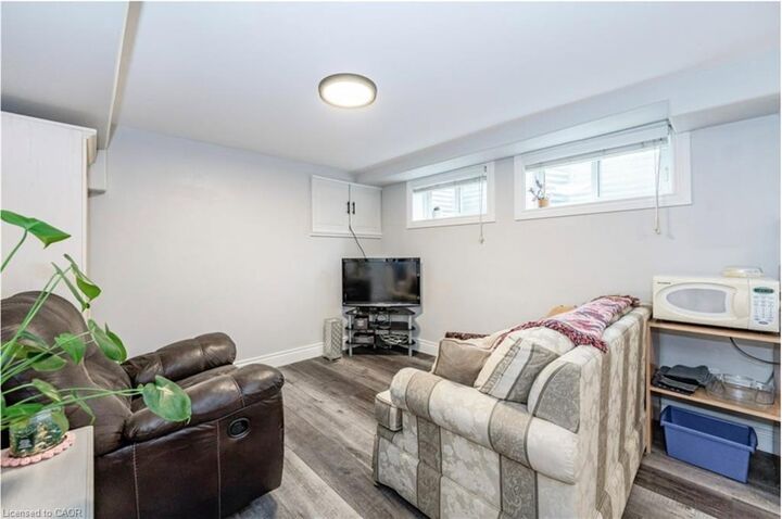 Property Photo:  20 Rutherford Drive 2  ON N2A 1P7 