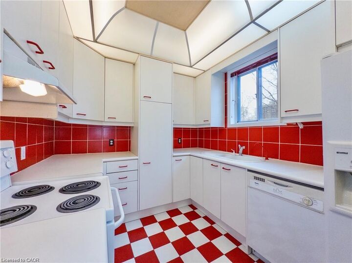 Property Photo: 255 Main Street W 2 ON L8P 1J5