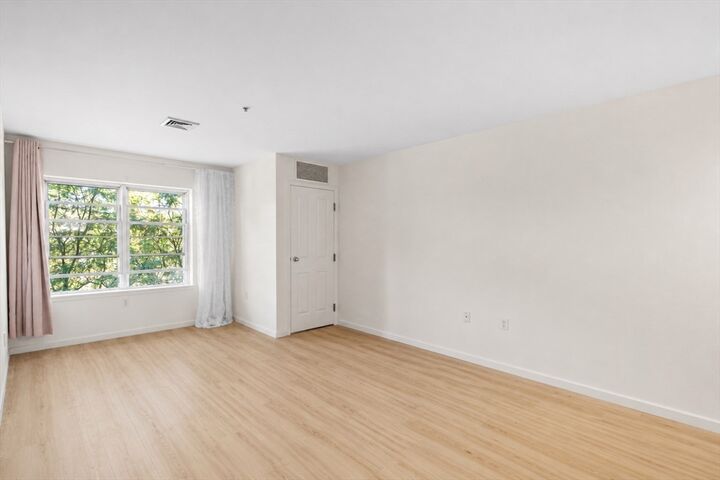 Property Photo: 30 Franklin St 309 MA 02148