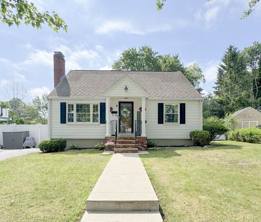 Property Photo:  9 Reynolds Rd  MA 01960 