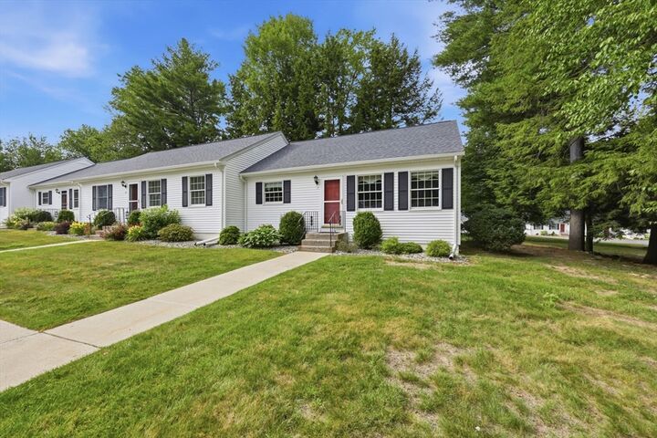 Property Photo: 19 Rosewood Ln 19 MA 01077
