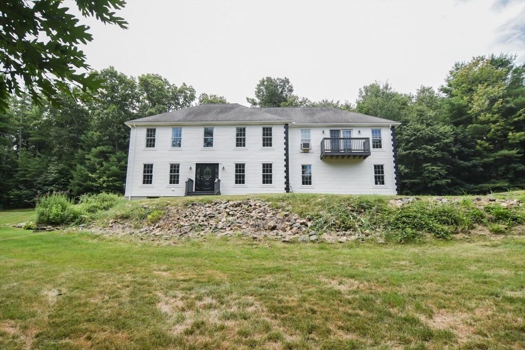 Property Photo:  8 Martin Rd  MA 01506 