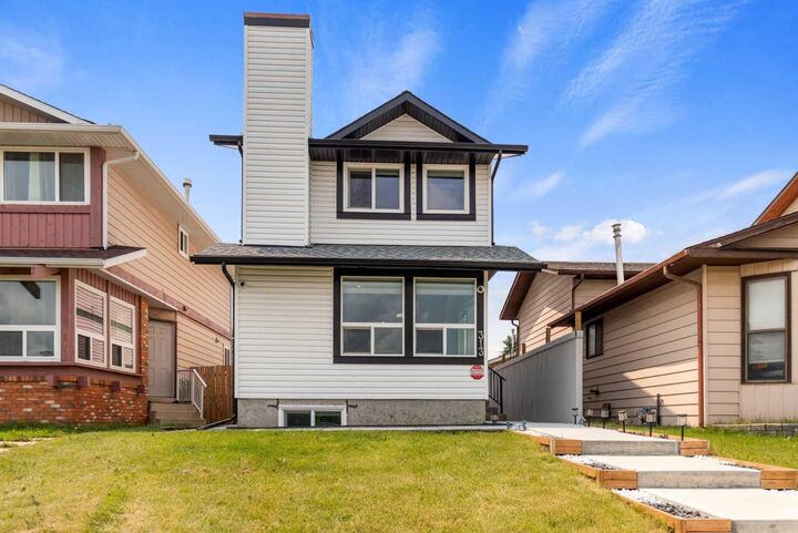 Property Photo:  313 Falwood Way NE  AB T3J 1A9 
