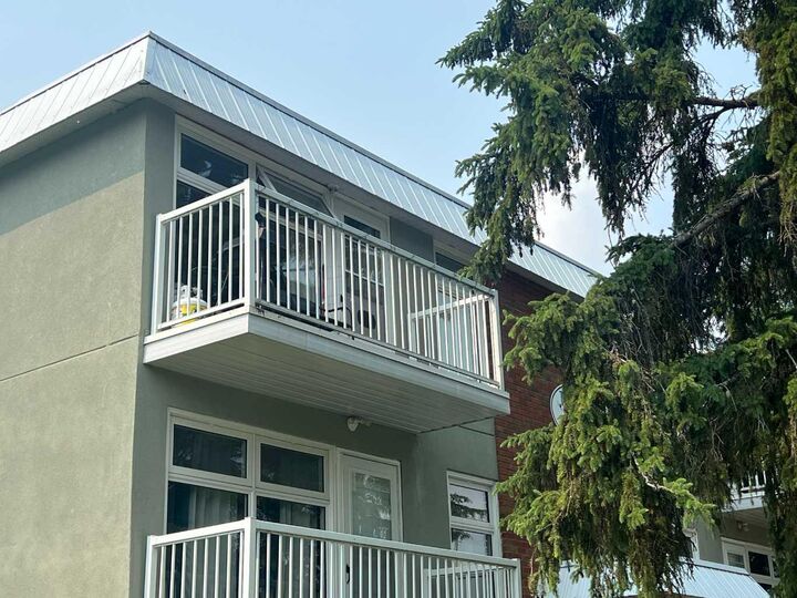 Property Photo:  414 41 Street 12  AB T7E 1Z9 