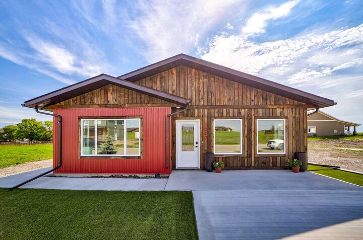 Property Photo: 1007 Livingston Way AB T0K 1W0