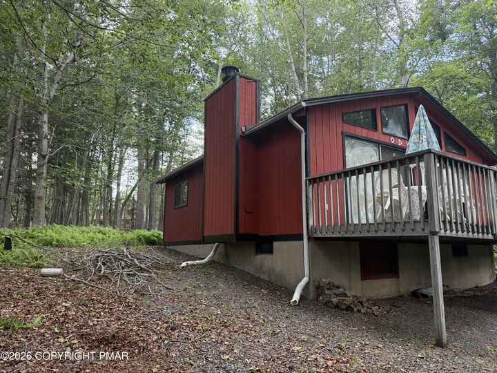 Property Photo:  1213 Penn Court  PA 18347 