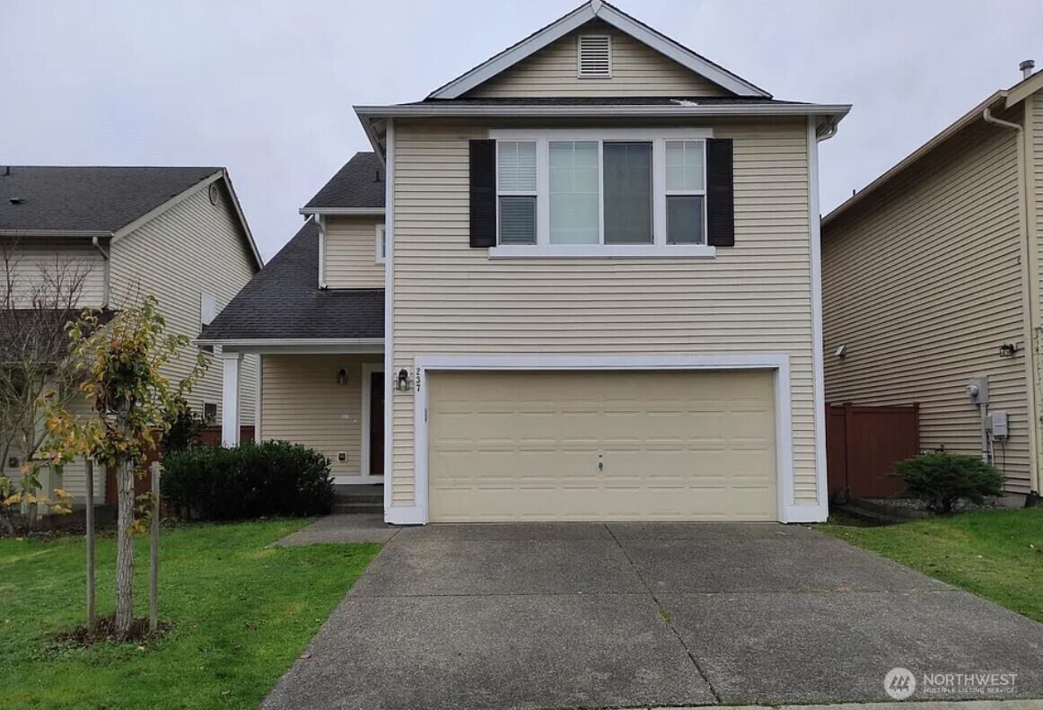 Property Photo:  237  Edmonds Place NE  WA 98056 