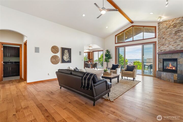 Property Photo:  5550  Whitehorn Way  WA 98230 