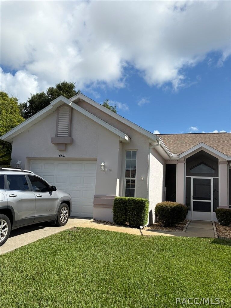 Property Photo:  6821 E Queensbury Lane  FL 34452 