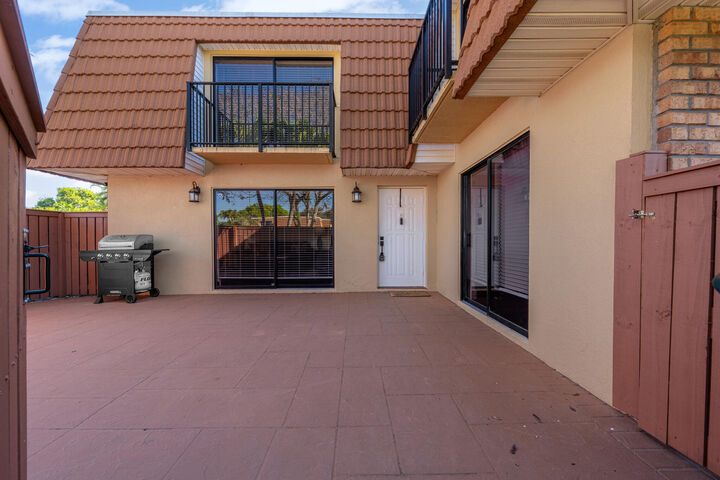 Property Photo:  2937 SW 11th Place N  FL 33442 