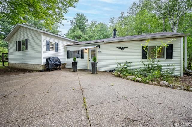 Property Photo:  945 N Hockaday Road  MI 48624 