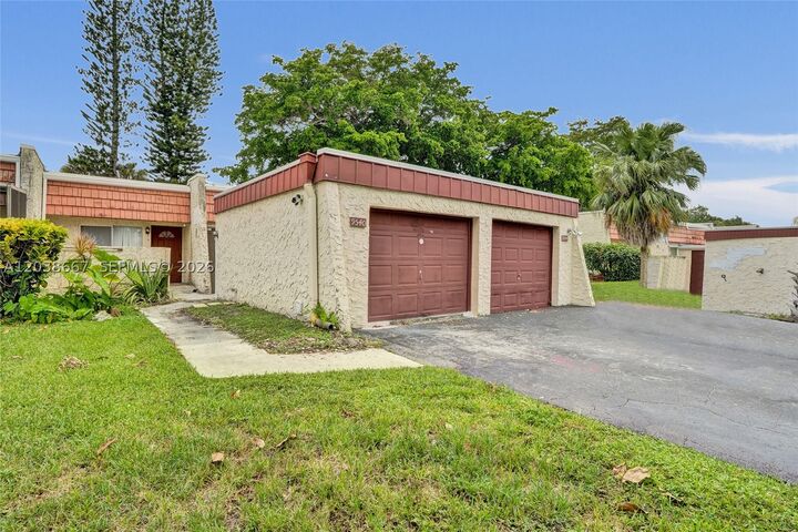 Property Photo: 9540 NW 65th St D8 FL 33321