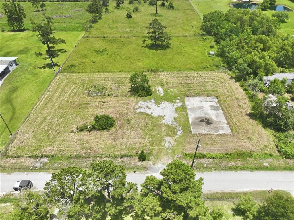 Property Photo:  5577 James Clark  LA  