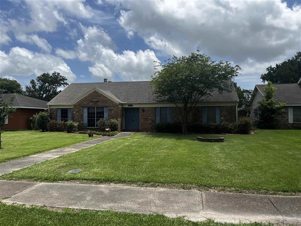 Property Photo: 2430 19th Street LA 70601