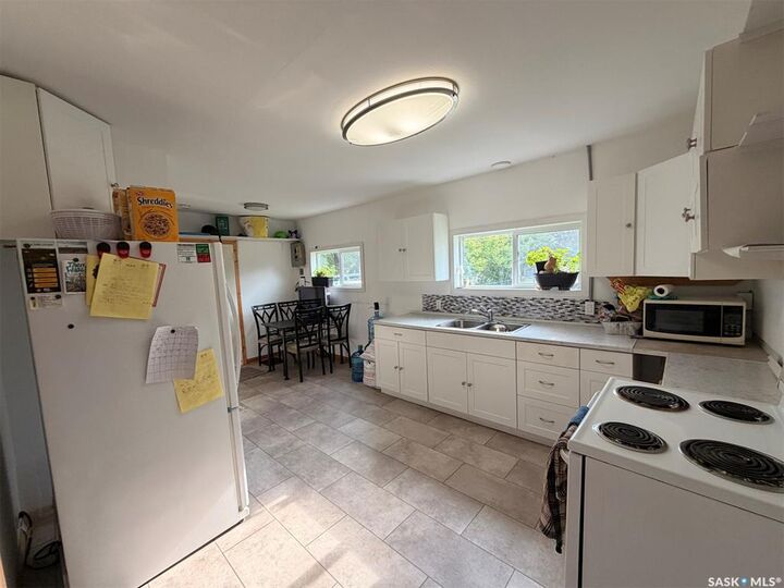 Property Photo:  211 3rd Street W  SK S9X 1C7 