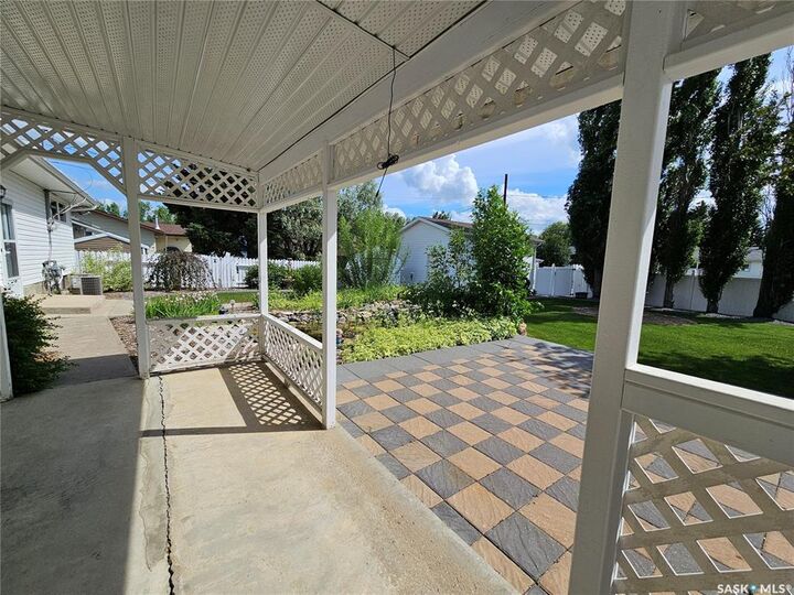 Property Photo:  132 10th Avenue E  SK S0K 4L0 