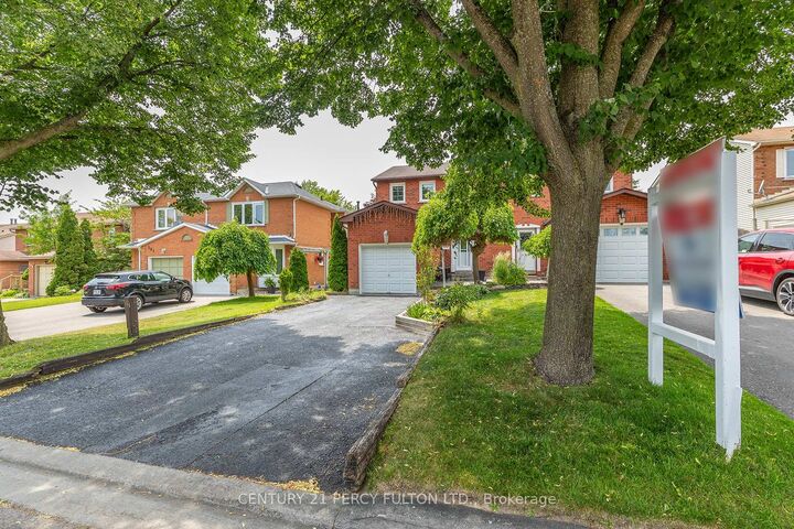 Property Photo: 557 Cobblehill Drive ON L1K 1Y6