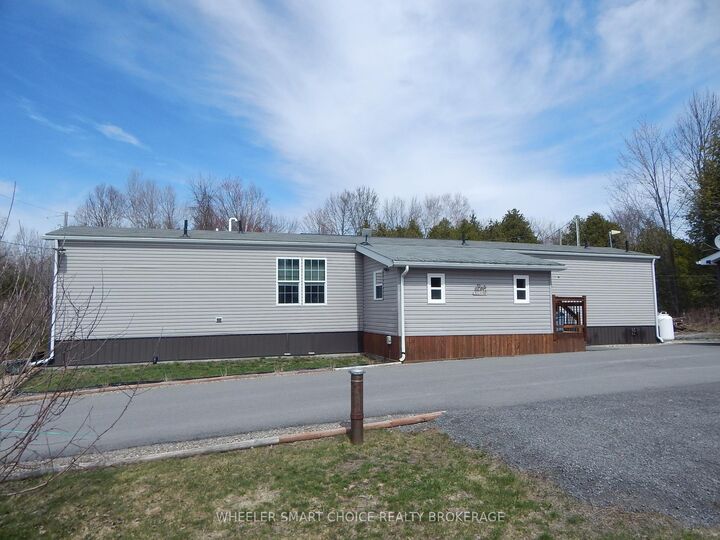 Property Photo:  2729 Crows Nest Road E  ON K0C 1T0 