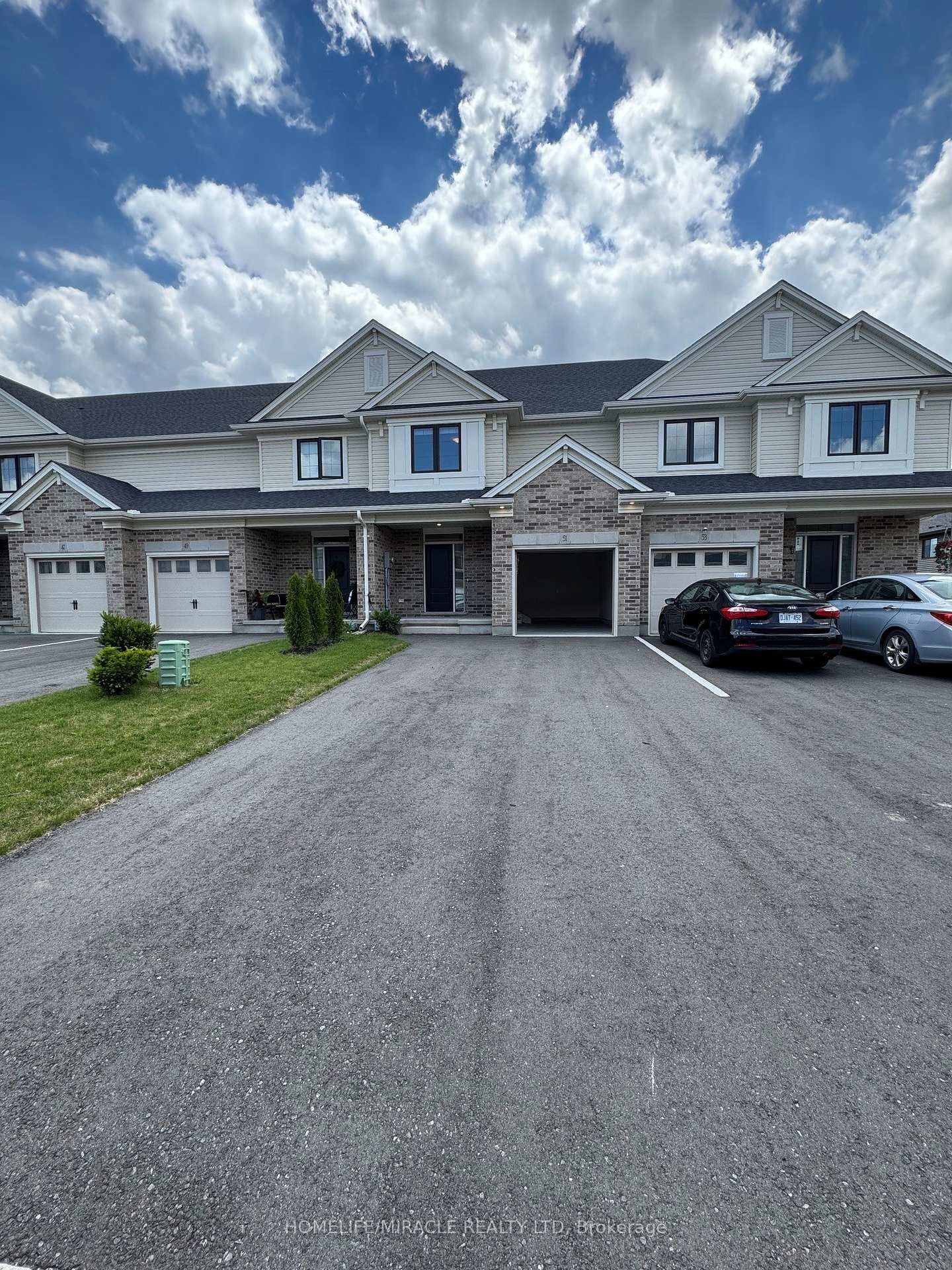 Property Photo: 51 Canary Street ON N4G 0K3
