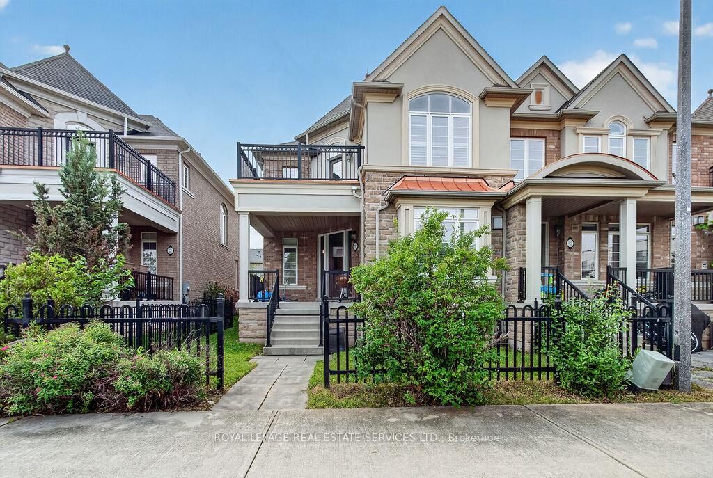 Property Photo: 3045 Gladeside Avenue 19 ON L6M 0R2