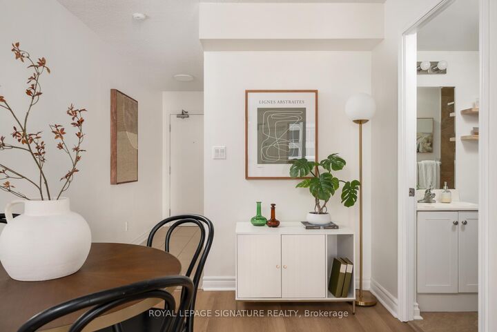 Property Photo:  2 Rean Drive 306  ON M2K 3B8 