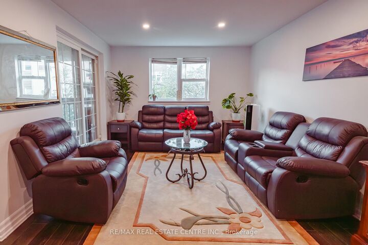 Property Photo: 1055 Dundas Street E 190 ON L4Y 3X6