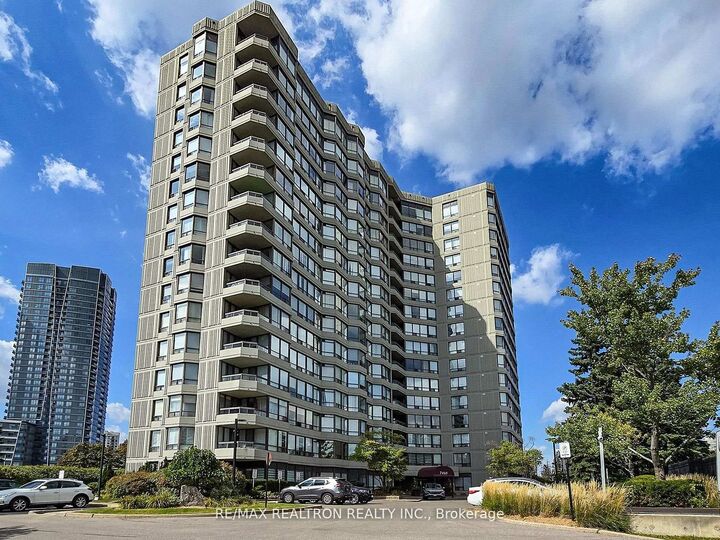 Property Photo: 7460 Bathurst Street 1111 ON L4J 7K9