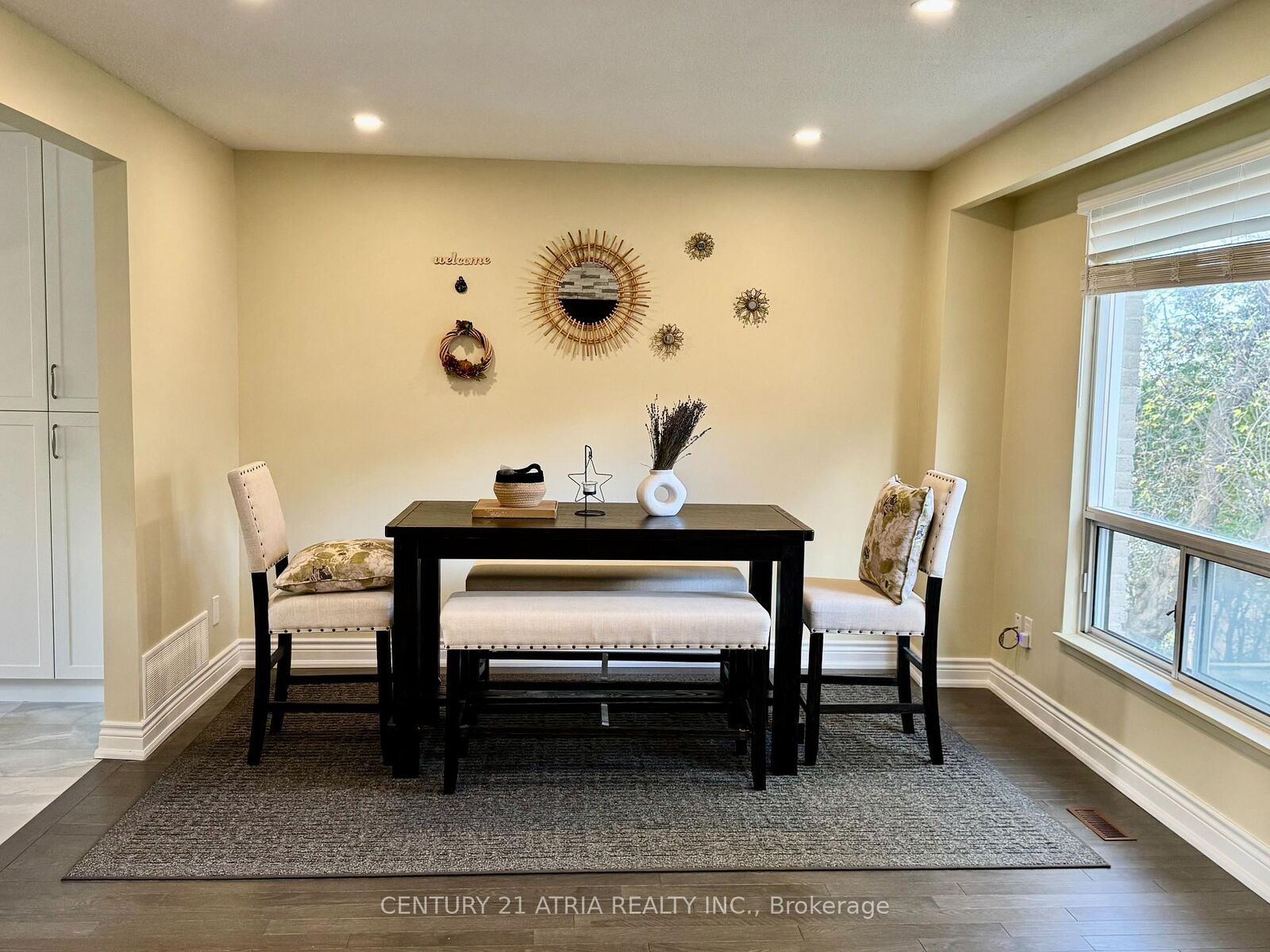 Property Photo: 38 Henderson Drive ON L4G 3L2
