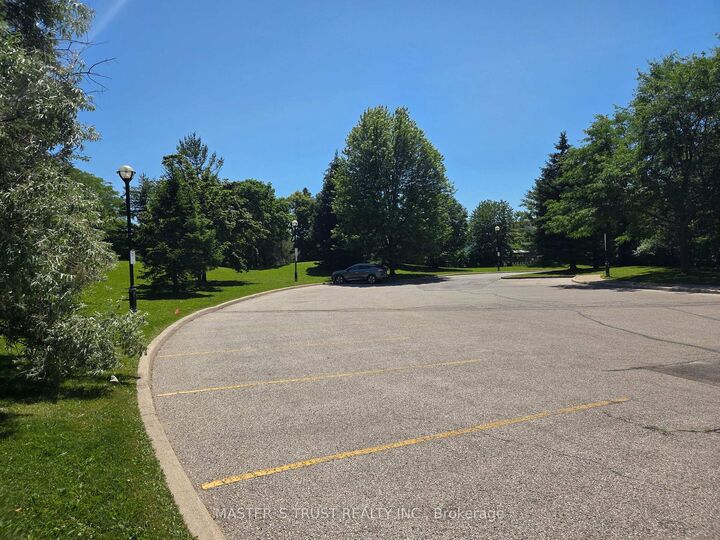 Property Photo: 2627 McCowan Road 1007 ON M1S 5T1