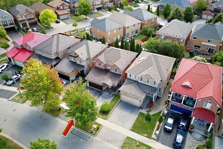 Property Photo: 8 Lampman Drive ON M1E 5L1