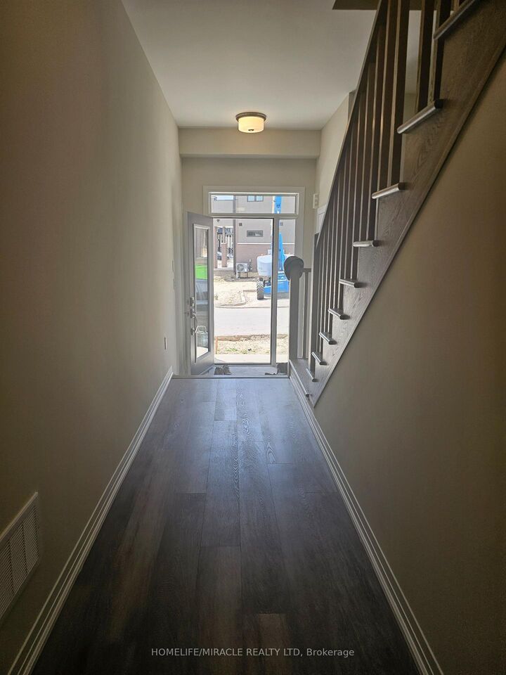 Property Photo:  660 Colborne Street W 10  ON N3T 0Y7 
