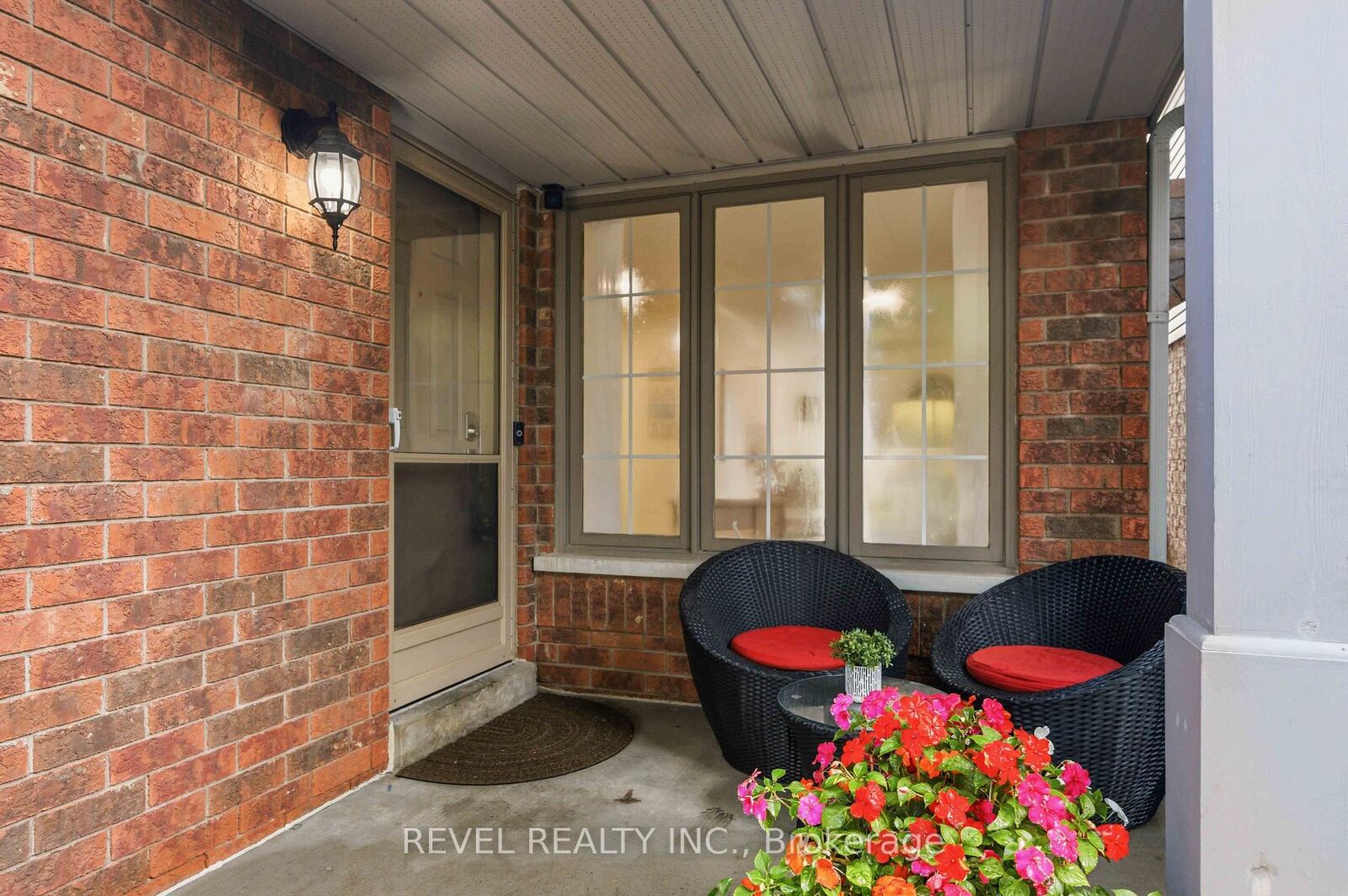 Property Photo:  56 Greengrove Way  ON L1R 2N4 