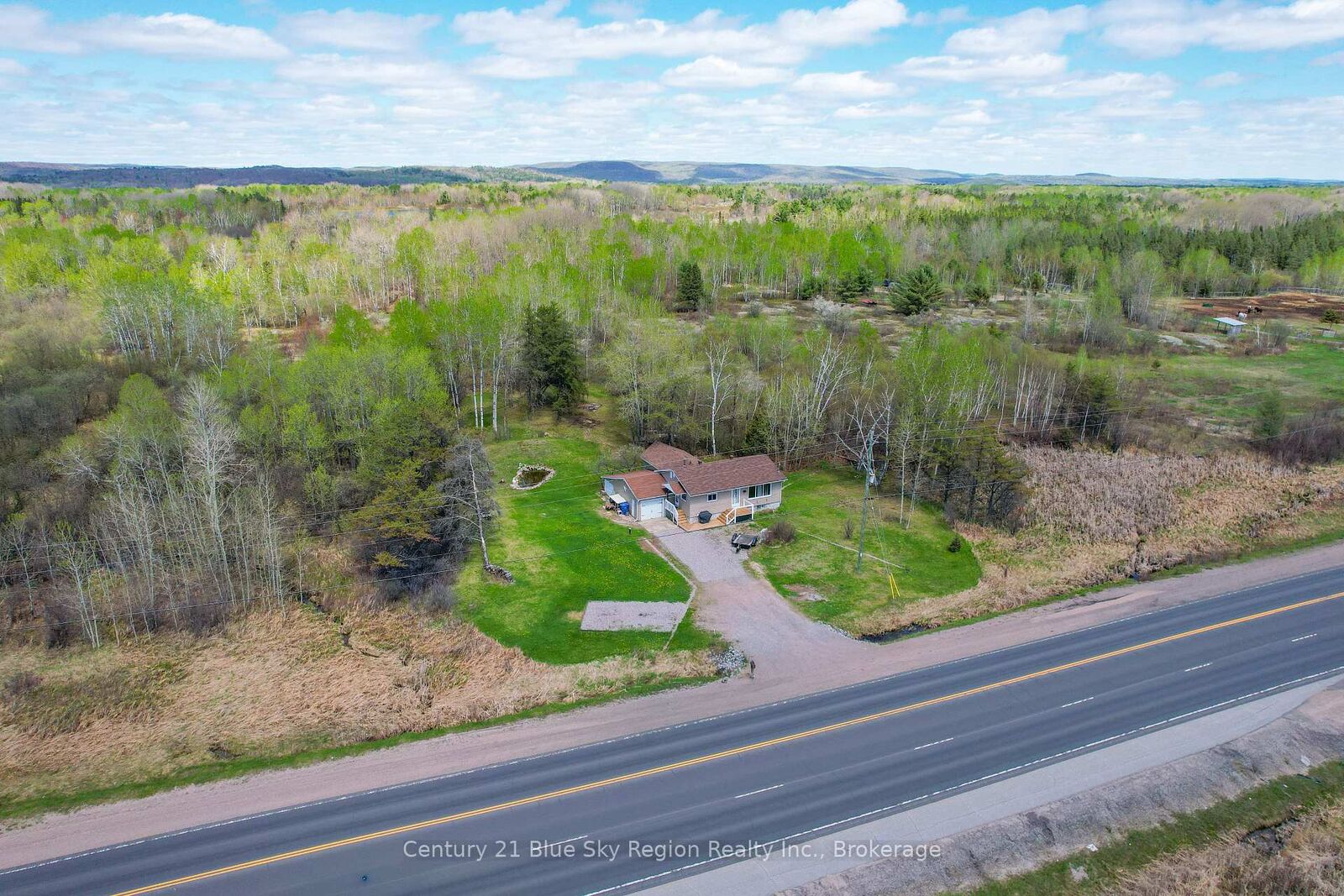 Photo de la propriété:  1742 Highway 17 N/A E  ON P0H 1H0 