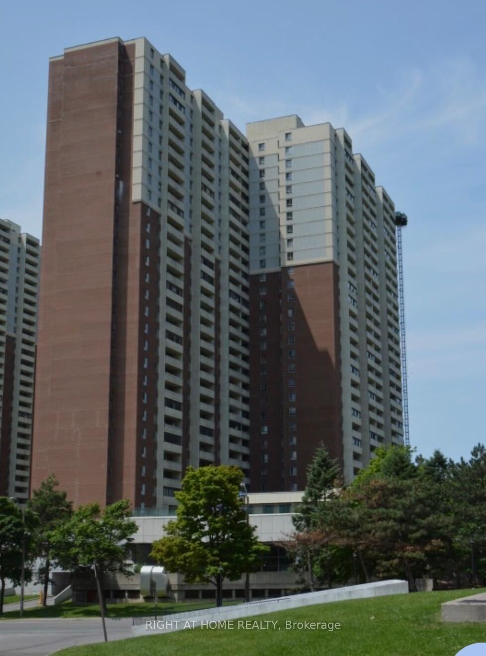 Property Photo: 5 Massey Square 1508 ON M4C 5L6