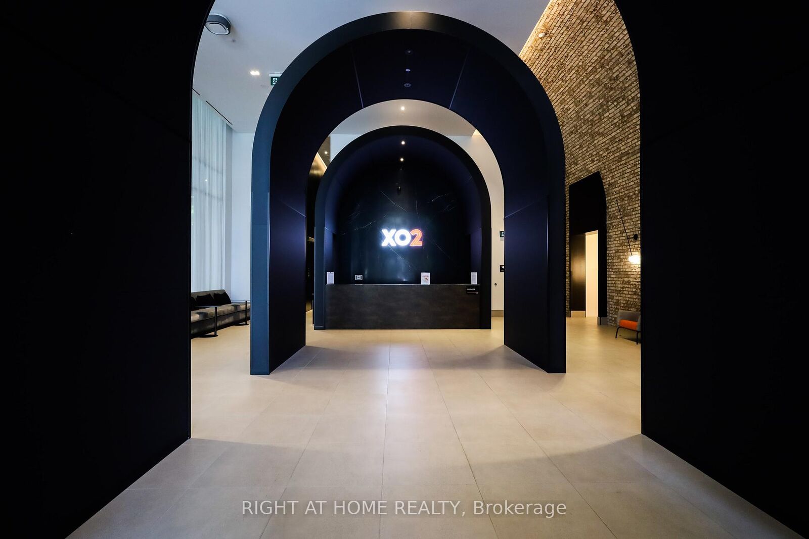 Property Photo: 285 Dufferin Street 917 ON M6K 1E6