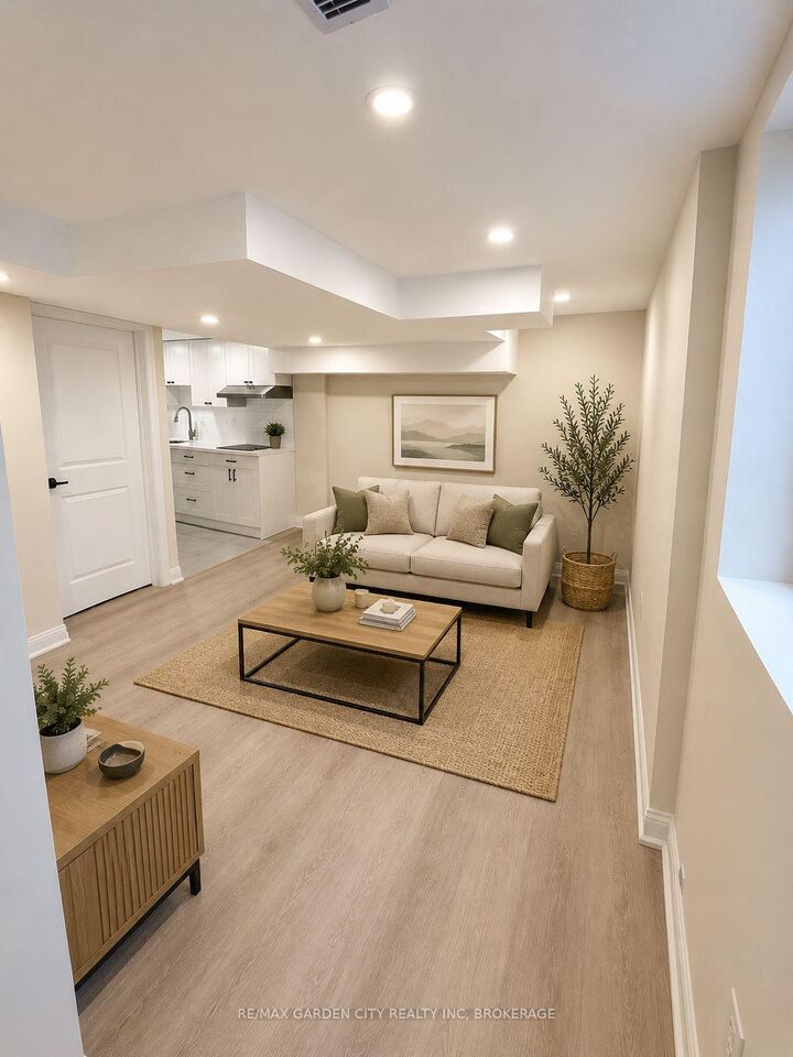 Property Photo:  60 Wakelin Terrace Lower-1B  ON L2M 4K9 