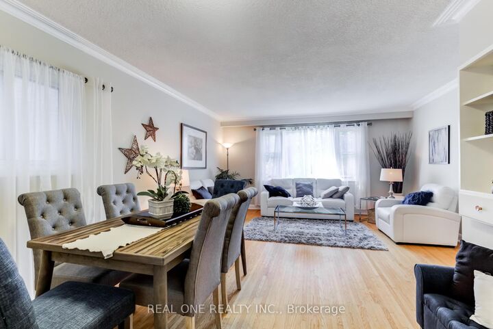 Photo de la propriété:  349 Horsham Avenue  ON M2R 1G8 