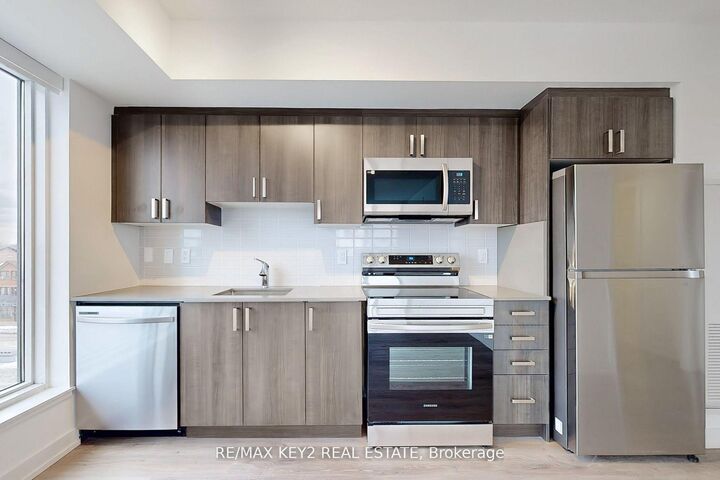 Photo de la propriété:  556 Marlee Avenue 425  ON M6B 0B1 