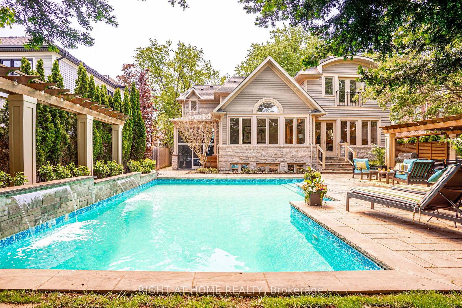 Property Photo: 1479 Briarwood Crescent ON L6J 2S8
