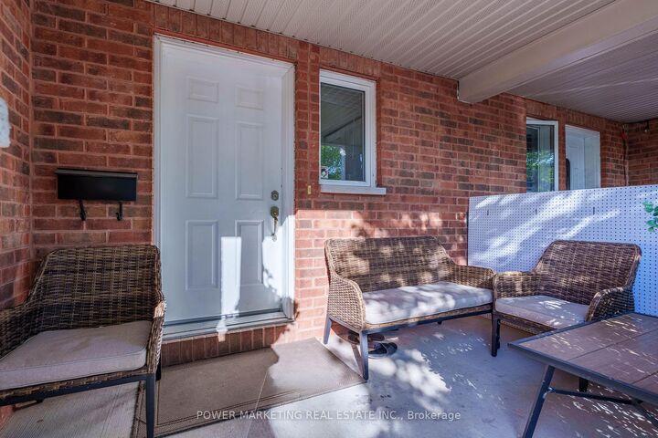 Property Photo: 253 Parkin Circle ON K1T 4H7