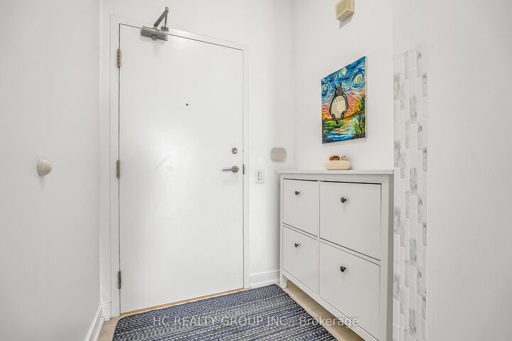 Property Photo: 33 Singer Court 2205 ON M2K 0B4